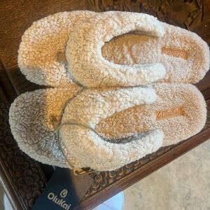 OluKai Fuzzy Slippers Flip Flops